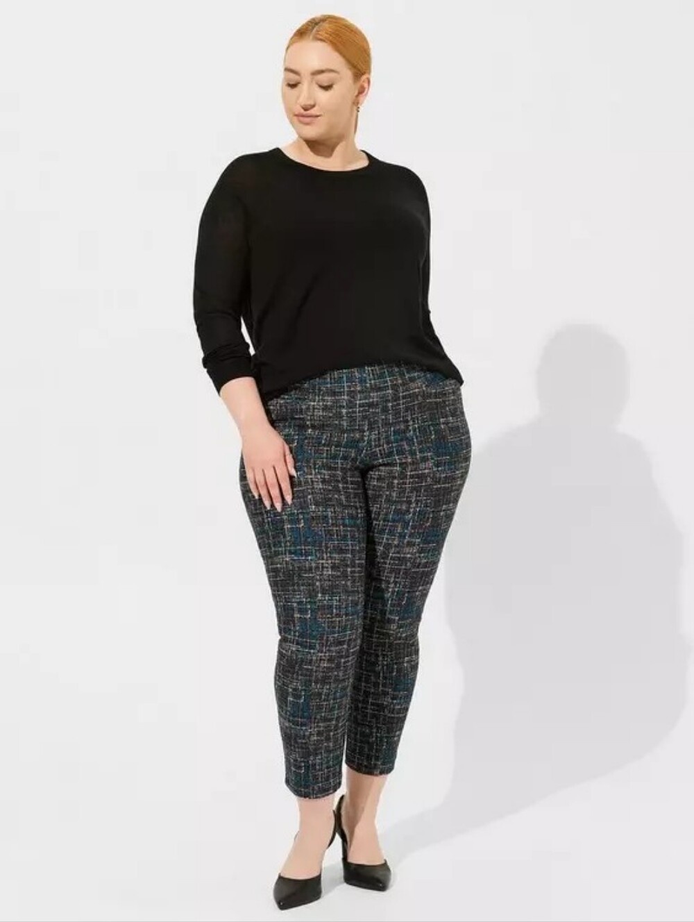 EUC Torrid 2R Gray Blue White Ponte Stretch Pixie Pants - Picture 2 of 8